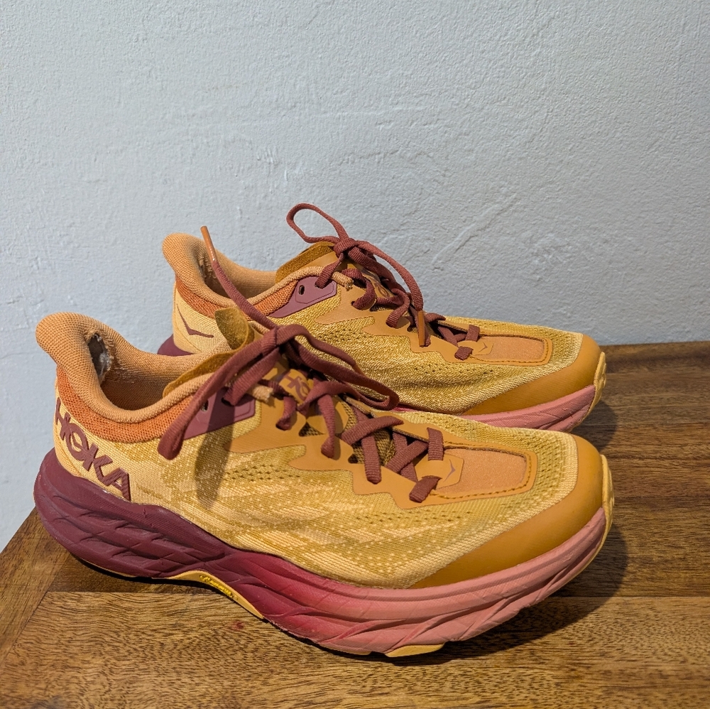 Hoka Speedgoat 5 Running‎ Shoes  Women's Size8